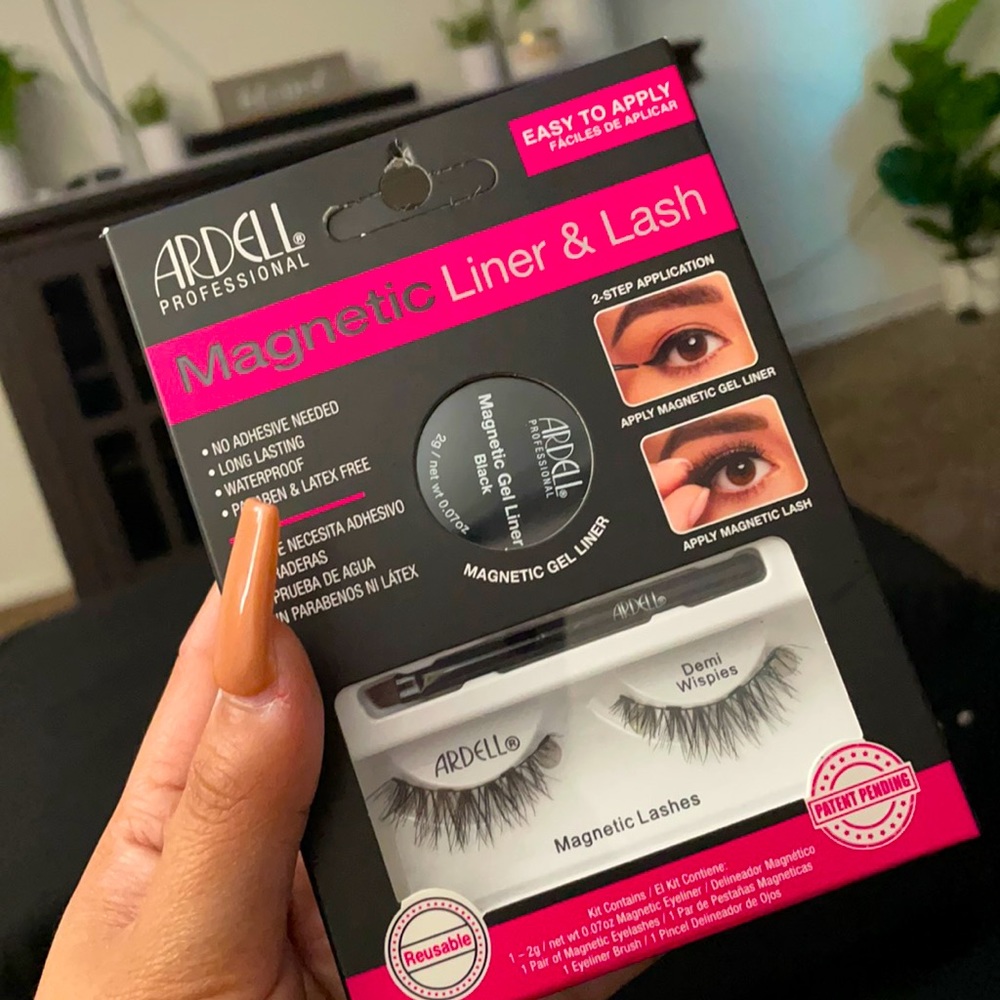 Magnetic liner & lash